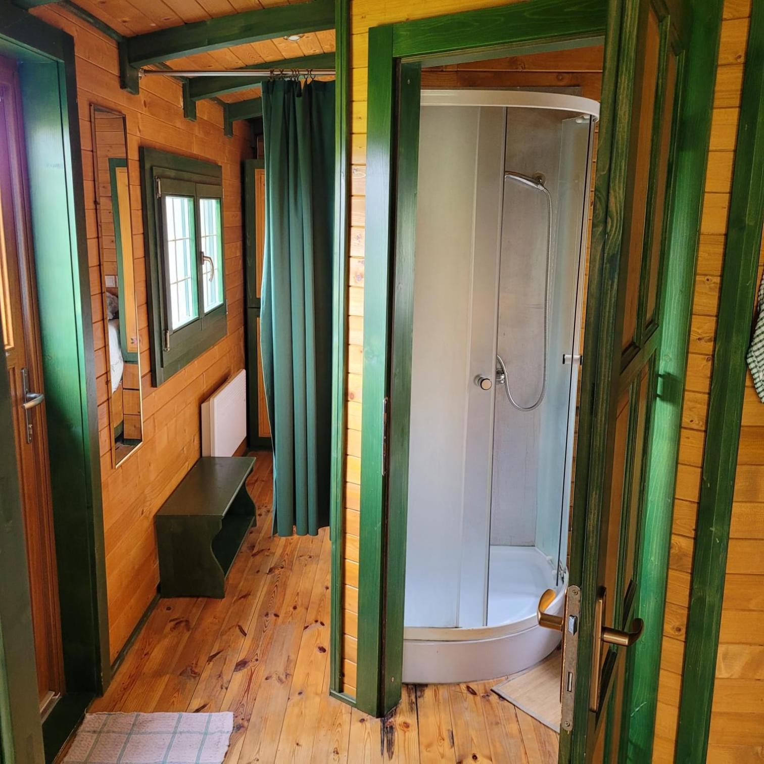 Roulotte Maisonthiers Blanot  Luaran gambar